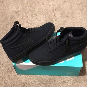 Nike SB Charge Mid CNVS..size 9.5